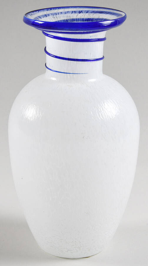 P1C82 7" Flower Vase by Pier 1-1