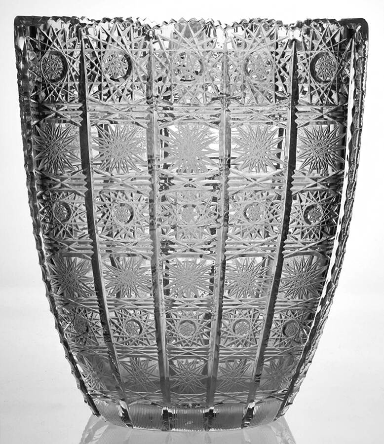 Queen Lace (Round Bowl Shape) 9" Oval Vase by Queen Lace-1