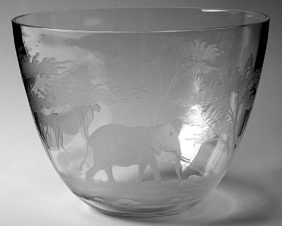 Kenyan-African 8" Round Bowl by Queen Lace-1
