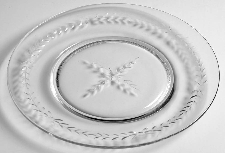 Queen Anne Luncheon Plate by Reizart-1