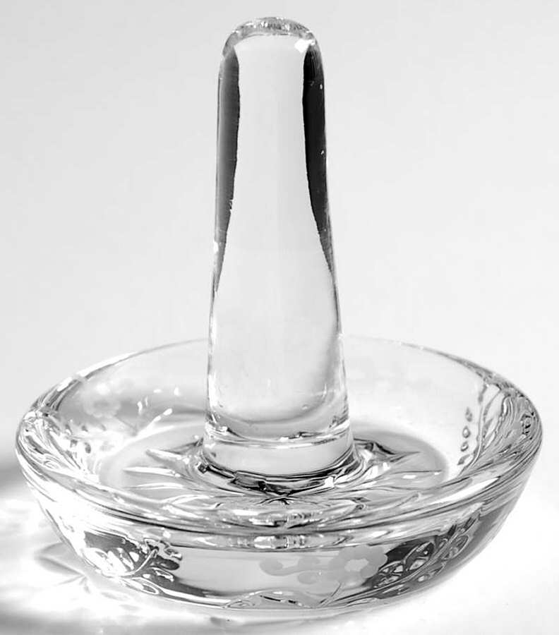 Gallia Ring Holder by Rogaska-1