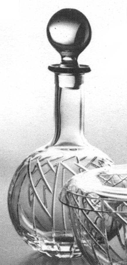 Galleria (Cut) Decanter & Stopper by Rogaska-1