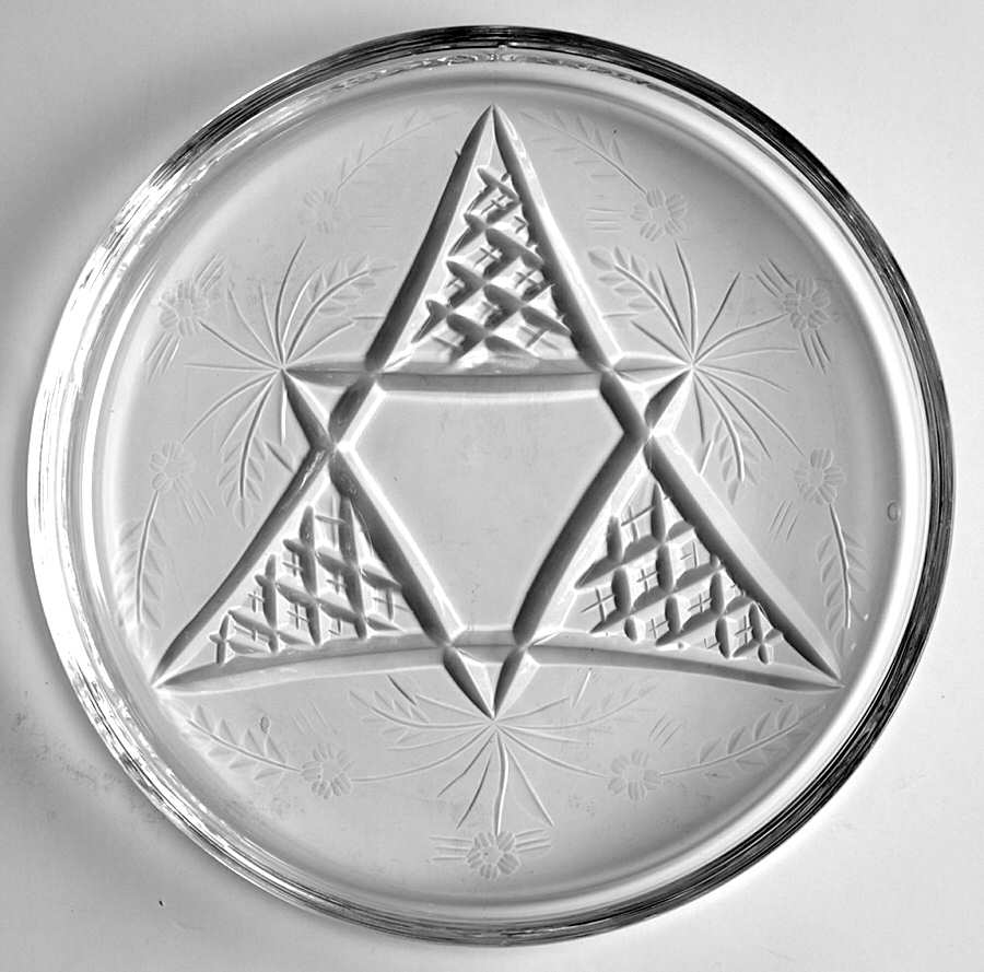 Jasmine Round Tray by Rogaska-1