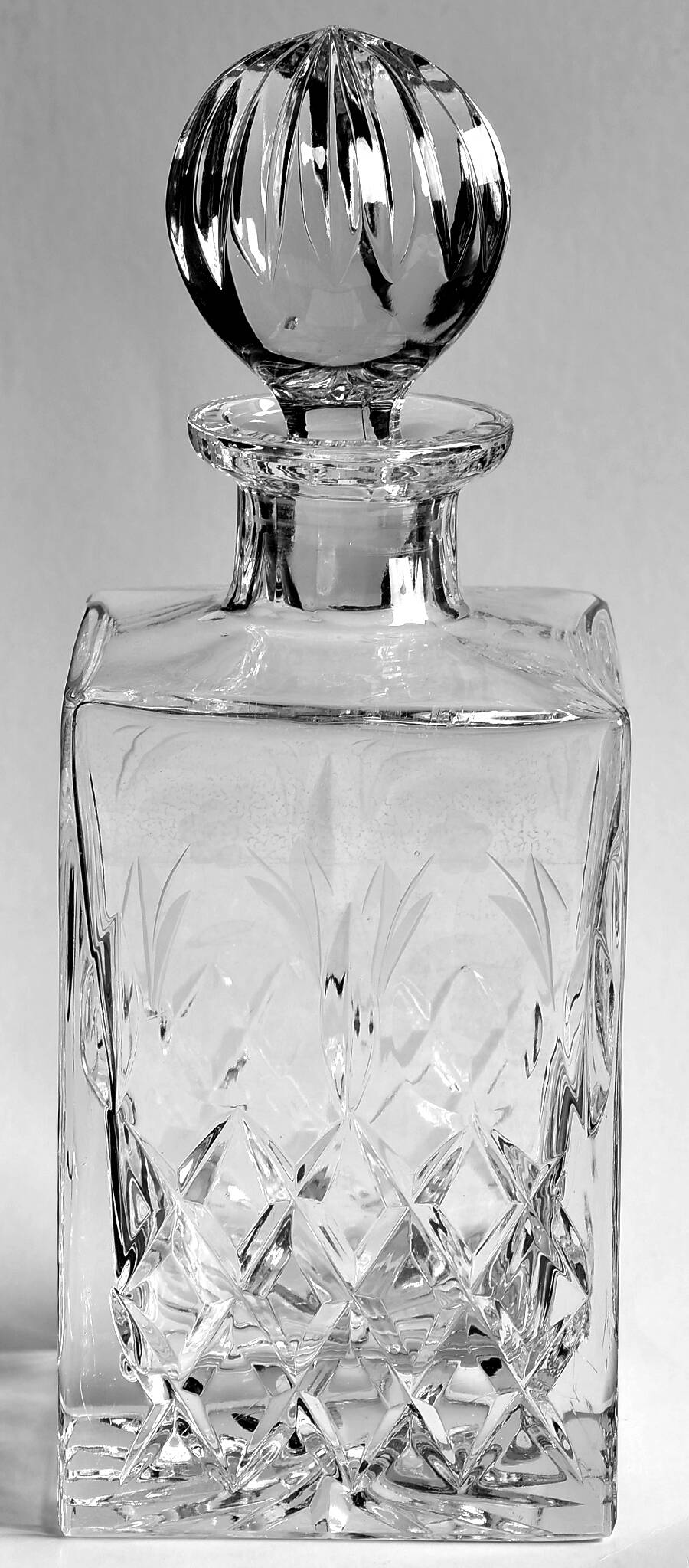 Queen Square Decanter & Stopper by Rogaska-1