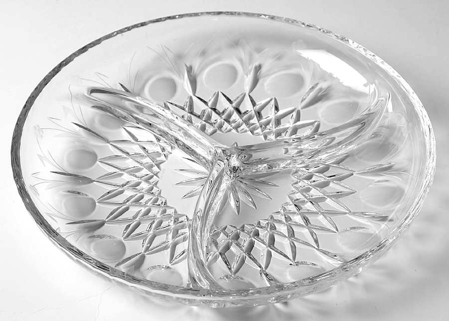 Queen 9" 3 Part Round Relish by Rogaska-1
