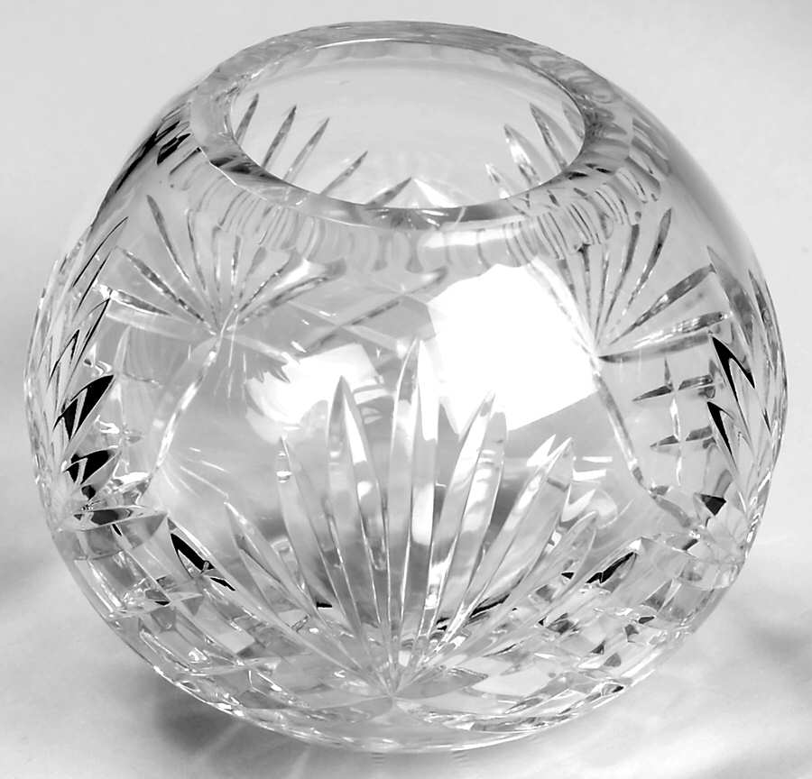 Richmond (No Trim, Notched and Multisided Stem) 4" Rose Bowl by Rogaska-1
