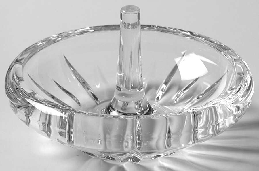 Soho Ring Holder by Rogaska-1