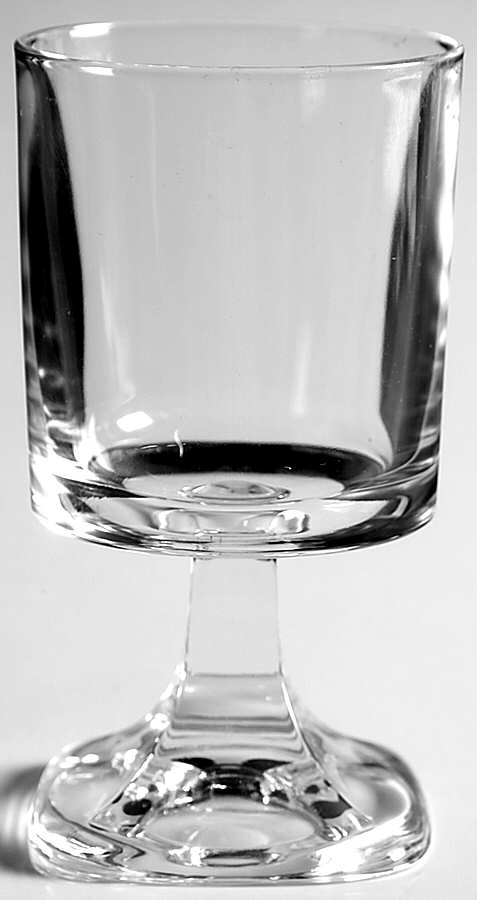 RCY26 Wine Glass by Royal Crystal Rock-1