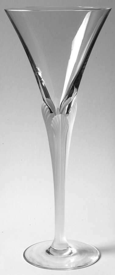 Aegean Frost Wine Glass by Sasaki-1