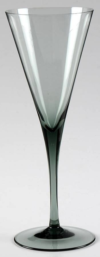 Allure Smoke Wine Glass by Sasaki-1