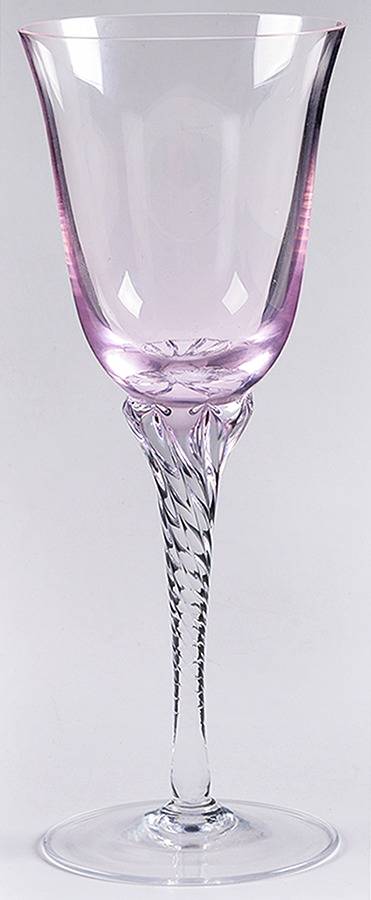 Grand Hawthorne Coral Wine Glass by Sasaki-1