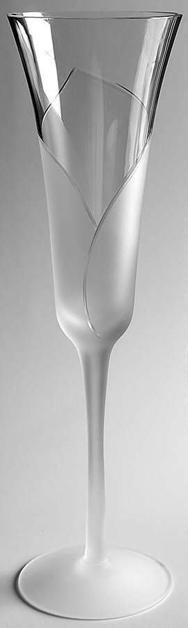 Hana Clear Fluted Champagne by Sasaki-1