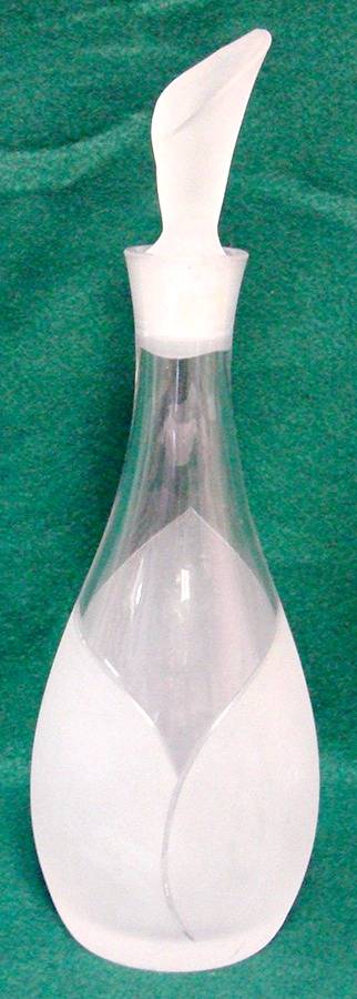 Hana Clear Decanter & Stopper by Sasaki-1