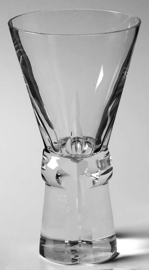 Spire Wine Glass by Sasaki-1