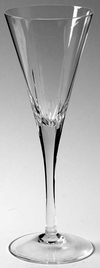 Veronique Wine Glass by Sasaki-1