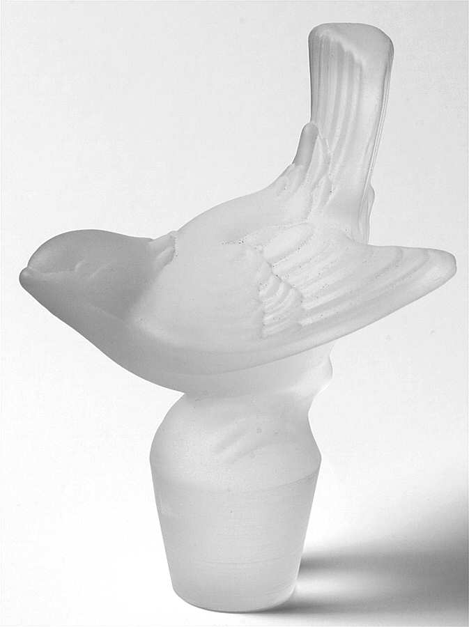 Wings Clear Stopper for Decanter by Sasaki-1