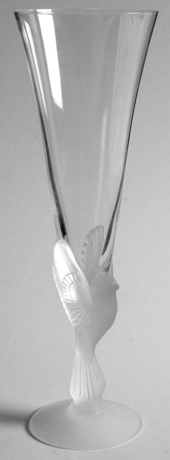 Wings Clear Fluted Champagne by Sasaki-1