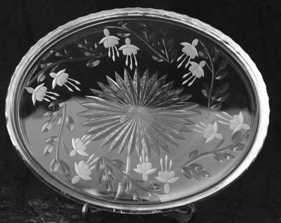 Cascade Oval Dresser Tray by Stuart-1