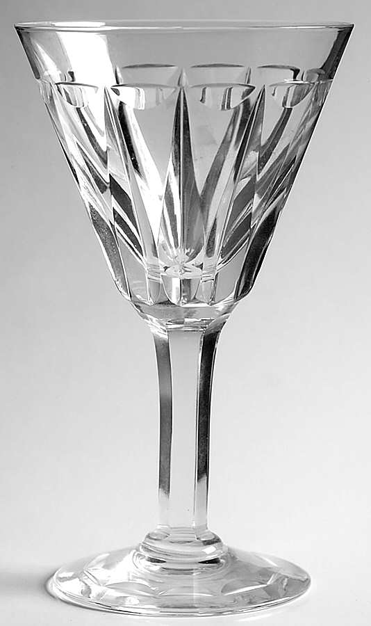Dartmouth Wine Glass by Stuart-1