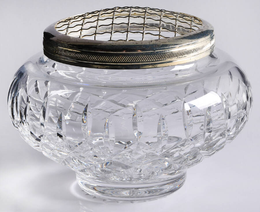 Shaftesbury 4" Rose Bowl by Stuart-1
