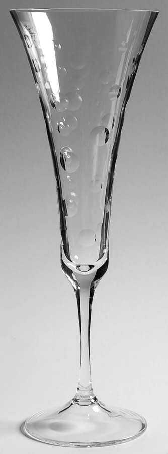 Focus Fluted Champagne by Sasaki-1