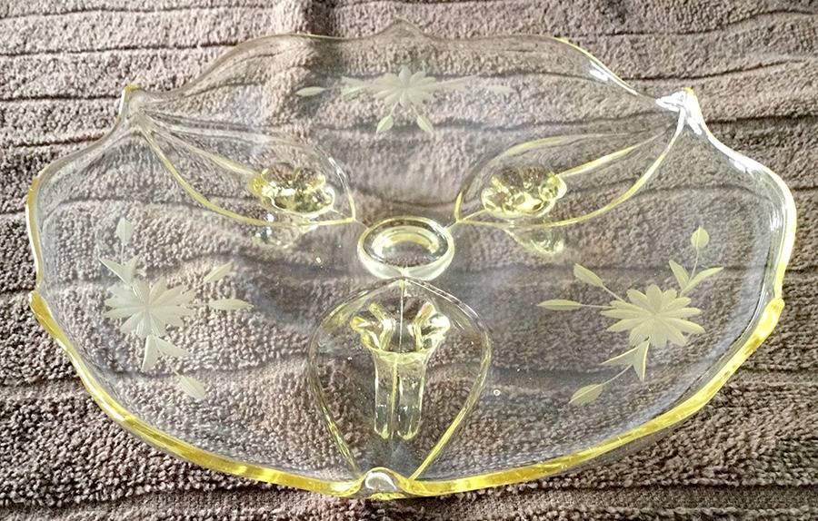 Pauline Topaz 8" 3-Toed Plate by Standard Glass-1