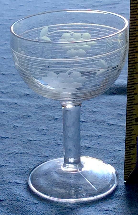 Grape on Grid (Cut #96) Liquor Cocktail by Standard Glass-1