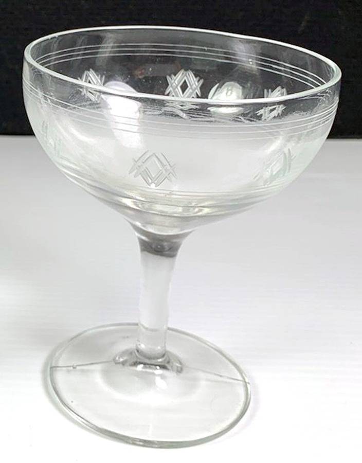 Criss Cross Bands Champagne/Tall Sherbet by Standard Glass-1
