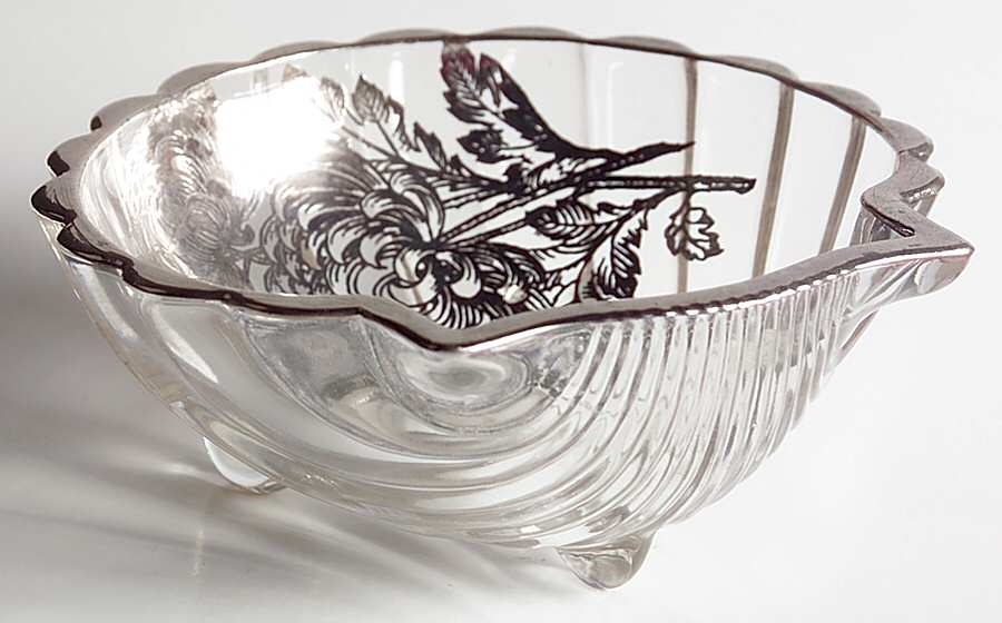 Chrysanthemum Shell-Shape Open Candy Dish by Silver City-1