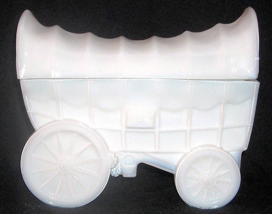 Animals & Figurines #154 Conestoga Wagon by Smith Glass -1