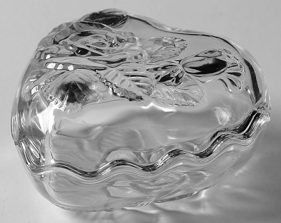 Winter Rose Small Heart Box & Lid by Studio Nova-1