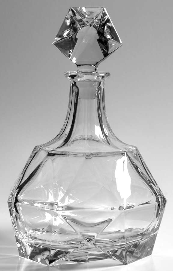 Facet Decanter & Stopper by Sasaki-1