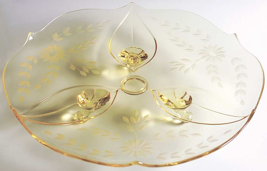 Tyrus Yellow 14" 3-Toed Plate by Standard Glass-1