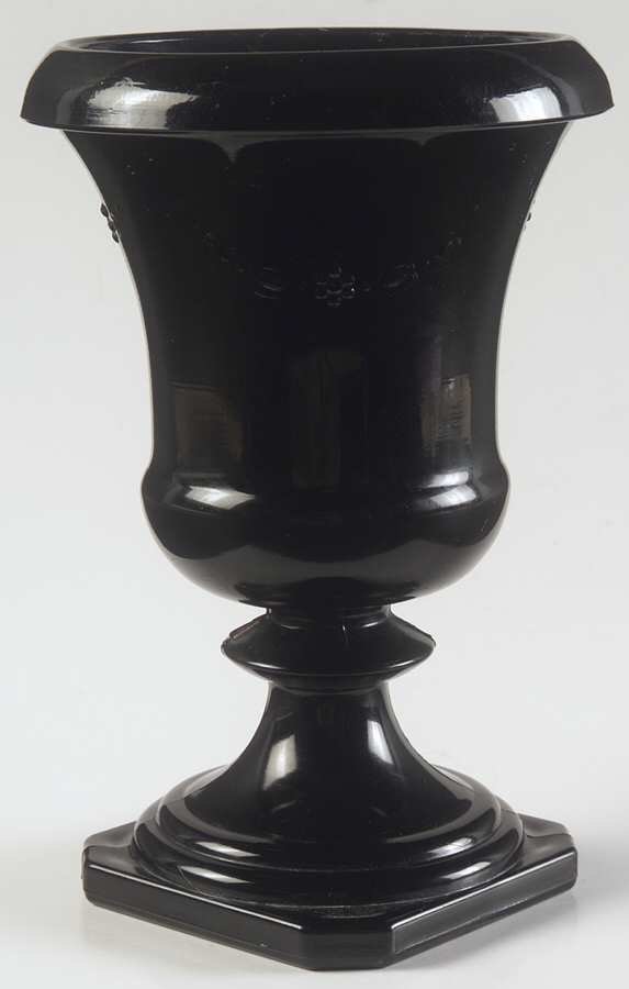 800 Black 7" Urn Vase by Smith Glass -1