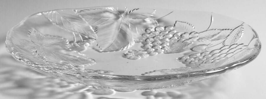 Crystal Berries 12" Shallow Round Bowl by Studio Nova-1