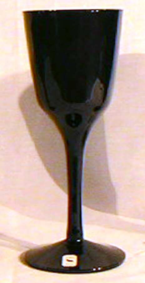 SWE9 Wine Glass by Swedish-1