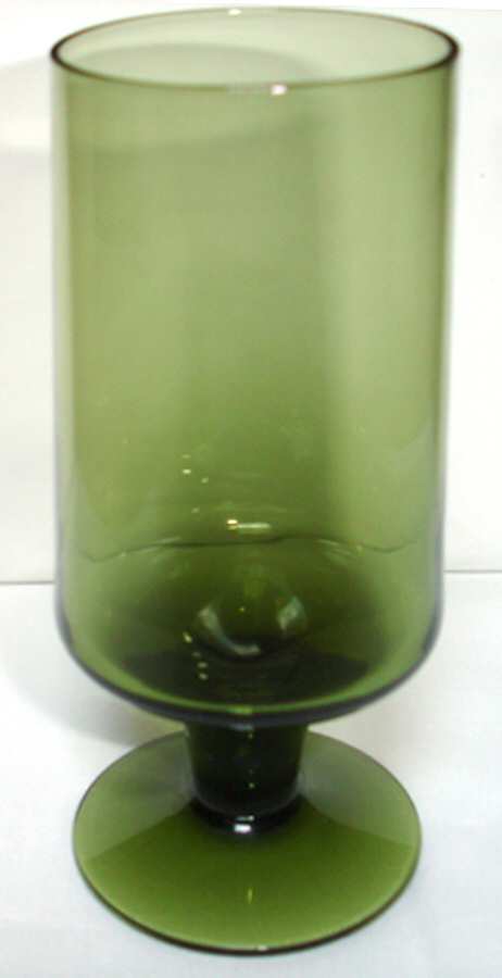 Franque Green Wine Glass by Skruf-1