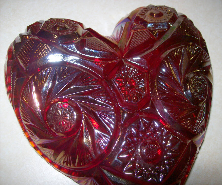 Carltec Flame 6" Handled Heart Shape Nappy by Smith Glass -1