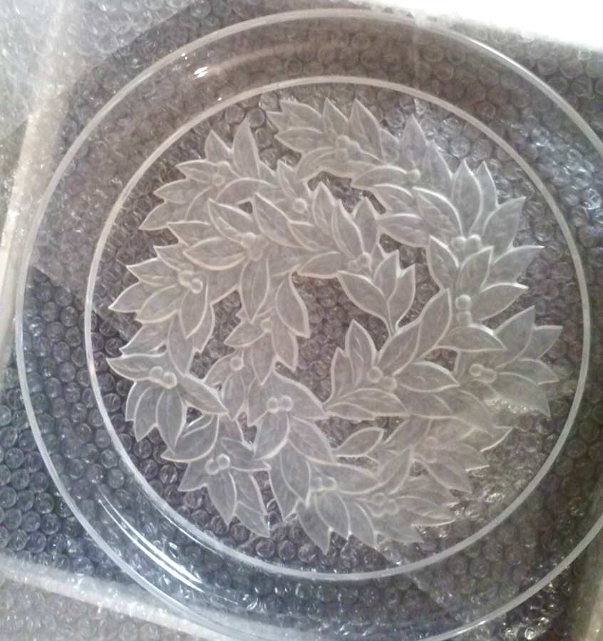 Laurel Clear Serving Plate by Sasaki-1