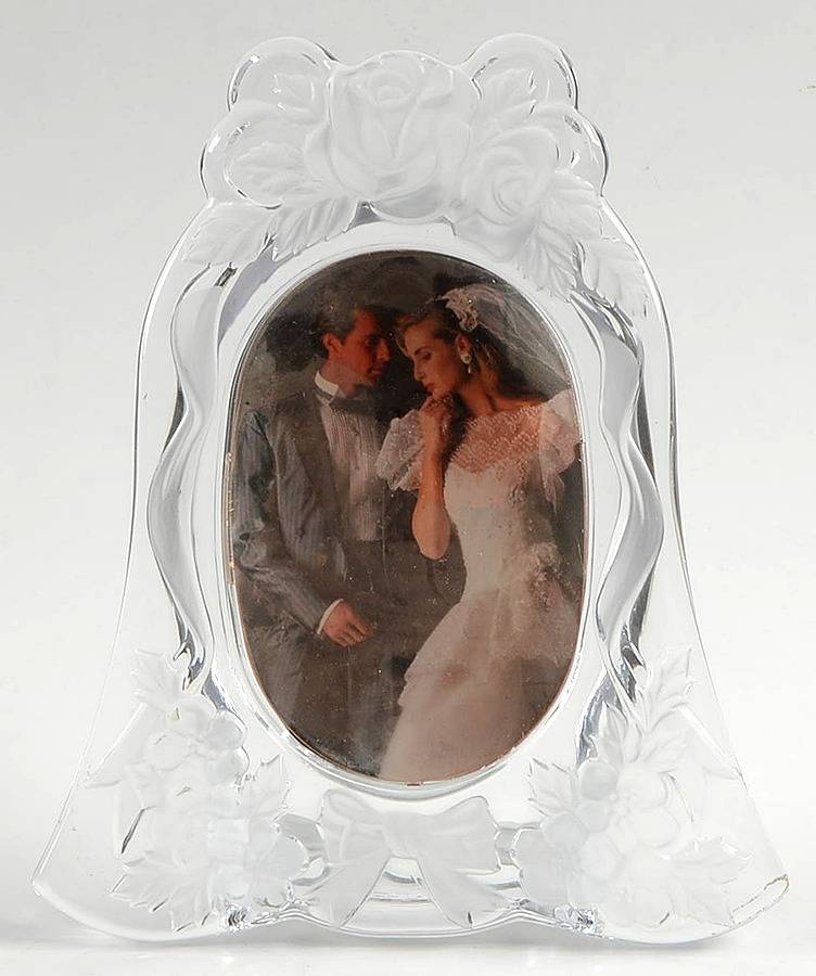 Love's Bouquet Oval Picture Frame by Studio Nova-1