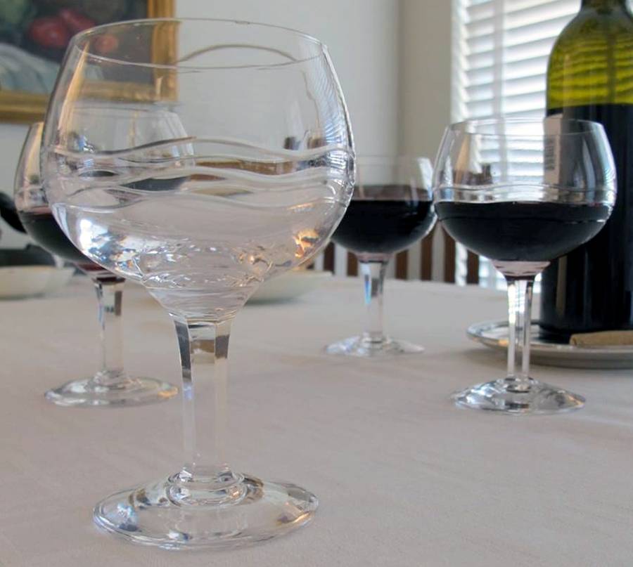 Wave Red Wine by Stuart-1
