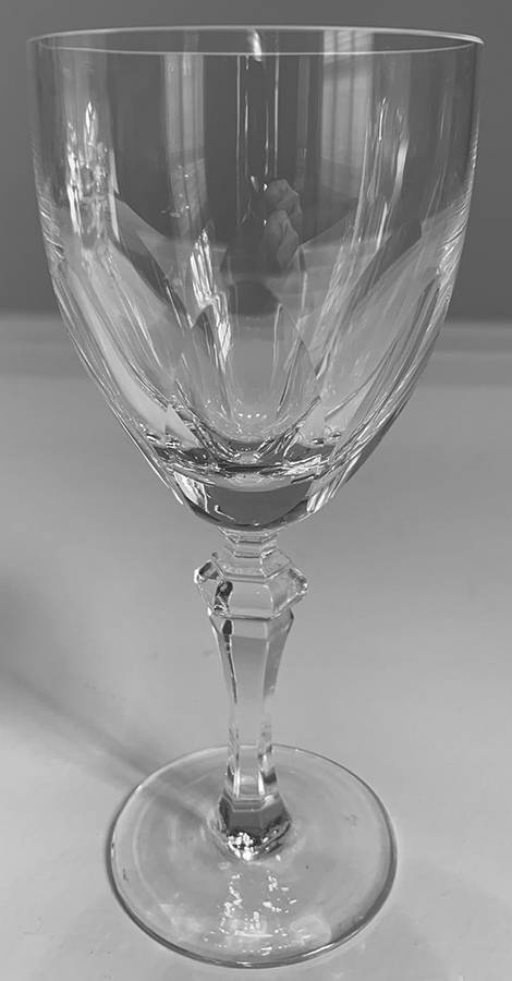 SS13 White Wine by Strauss Crystal-1