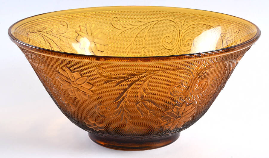 Sandwich Amber (Collection) 10" Round Bowl by Tiara-1