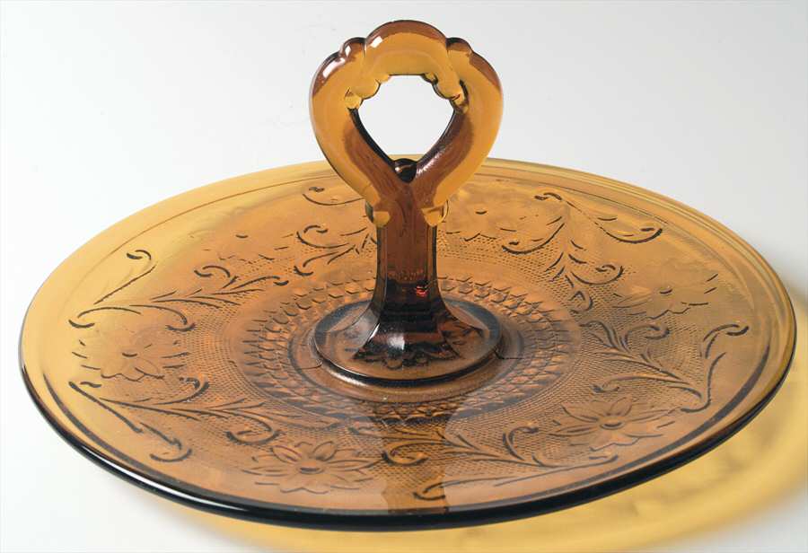 Sandwich Amber (Collection) Center Handle Tray by Tiara-1