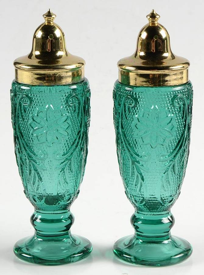 Sandwich Spruce Green(Collection) Footed Shaker Set & Plastic Lids by Tiara-1