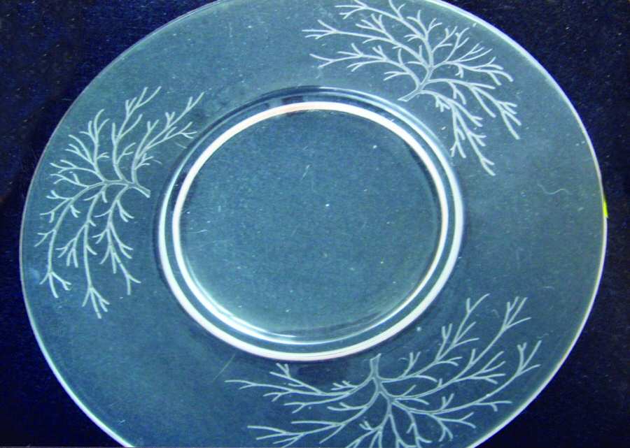 Bramble Luncheon Plate by Tiffin-Franciscan-1