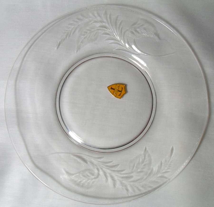 Brocade Luncheon Plate by Tiffin-Franciscan-1