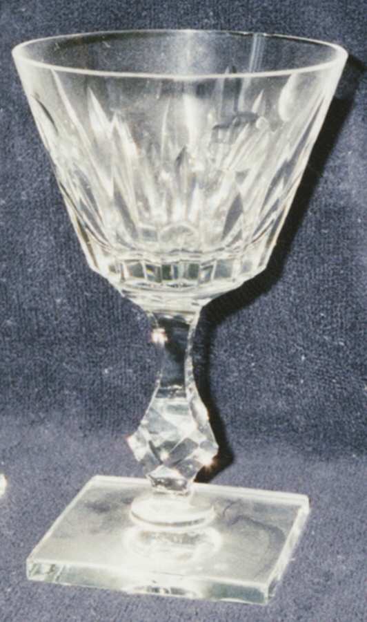 Chateau Wine Glass by Tiffin-Franciscan-1