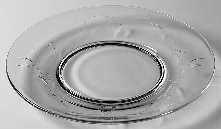 Flirtation Luncheon Plate by Tiffin-Franciscan-1