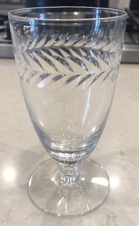 Laurel Wreath 9 Oz Footed Tumbler by Tiffin-Franciscan-1